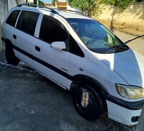 CHEVROLET ZAFIRA 2.0 MPFI COMFORT 8V FLEX 4P MANUAL